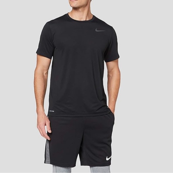 Nike - Men's Short Sleeve Dry-Fit  T-Shirt - Picture 4 of 4
